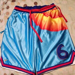 Nike LeBron James Space Jam Looney Toon Squad Mens Shorts SIZE M